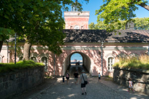 Helsinki, Insel Suomenlinna, Seefestung, Uferkaserne, Tor Helsinki, Insel Suomenlinna, Seefestung, Uferkaserne, Tor
