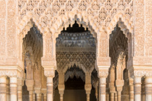 Spain, Granada, Alhambra, Palacios Nazaries, Patio de los Leones, Löwenhof, Arabic epigraphy Spain, Granada, Alhambra, Palacios Nazaries, Patio de los Leones, Löwenhof, Arabic epigraphy