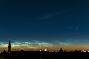 Comet "Neowise" (C / 2020 F3) and glowing night clouds (NLC) over Berlin Comet "Neowise" (C / 2020 F3) and glowing night clouds (NLC) over Berlin
