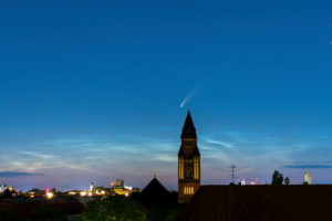 Comet "Neowise" (C / 2020 F3) over Berlin, dusk Comet "Neowise" (C / 2020 F3) over Berlin, dusk