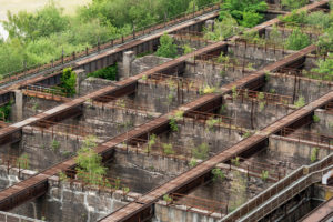 Duisburg, Landschaftspark Nord, Blick von Hochofen 5 zu den Bunkern Duisburg, Landschaftspark Nord, Blick von Hochofen 5 zu den Bunkern