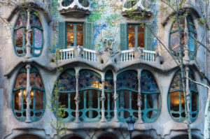 Barcelona, Casa Battlo, Paseo de Gracia, Architekt Antoni Gaudi, Fenster Barcelona, Casa Battlo, Paseo de Gracia, Architekt Antoni Gaudi, Fenster