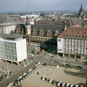 View from the tower of the Thomaskirche to the Leipzig city center on the market, the old town hall, the new trade fair office and the exhibition hall on the market, on the right the Nikolaikirche View from the tower of the Thomaskirche to the Leipzig city center on the market, the old town hall, the new trade fair office and the exhibition hall on the market, on the right the Nikolaikirche
