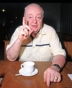 The popular Leipzig actor, cabaret artist and radio presenter Manfred Uhlig, also a loyal supporter of BSG Chemie Leipzig, moderates humorously in a Leipzig radio studio The popular Leipzig actor, cabaret artist and radio presenter Manfred Uhlig, also a loyal supporter of BSG Chemie Leipzig, moderates humorously in a Leipzig radio studio