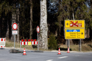 Germany, Thuringia, Großbreitenbach, Neustadt / Rnstg, Hohe Tanne, signs, street, road closure Germany, Thuringia, Großbreitenbach, Neustadt / Rnstg, Hohe Tanne, signs, street, road closure