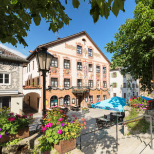 Gasthof zum Rassen, Ludwigsstraße, Ortsteil Partenkirchen, Garmisch-Partenkirchen, Oberbayern, Bayern, Deutschland Gasthof zum Rassen, Ludwigsstraße, Ortsteil Partenkirchen, Garmisch-Partenkirchen, Oberbayern, Bayern, Deutschland