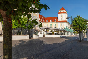 Kurhaus an der Promenade in Binz, Island of Rügen, Mecklenburg-Vorpommern, Germany
