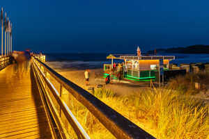 Bar on the beach by the pier, Binz, Island of Rügen, Mecklenburg-Vorpommern, Germany