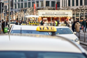 Europa, Deutschland, Hessen, Frankfurt, An der Hauptwache, wartende Taxis Europa, Deutschland, Hessen, Frankfurt, An der Hauptwache, wartende Taxis
