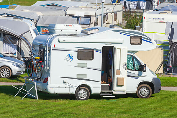 Bildagentur | mauritius images | Wohnmobil-Versorgung