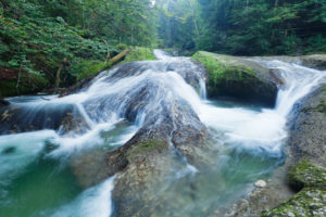 Wasserfall am Eistobel bei Isny, Allgäu, Bayern, Deutschland Wasserfall am Eistobel bei Isny, Allgäu, Bayern, Deutschland