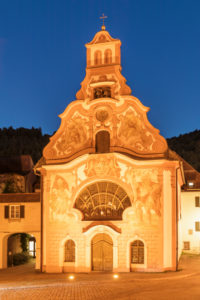 Heilig Geist Spital, Rokokofassade, historische Altstadt von Füssen, Allgäu, Schwaben, Oberbayern, Deutschland Heilig Geist Spital, Rokokofassade, historische Altstadt von Füssen, Allgäu, Schwaben, Oberbayern, Deutschland
