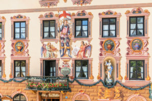 Gasthof zum Rassen, Ludwigsstraße, Orteils Partenkirchen, Garmisch-Partenkirchen, Oberbayern, Bayern, Deutschland Gasthof zum Rassen, Ludwigsstraße, Orteils Partenkirchen, Garmisch-Partenkirchen, Oberbayern, Bayern, Deutschland