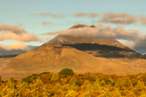 Mount Ngauruhoe bei Sonnenuntergang, Tongariro National Park, UNESCO Weltnaturerbe, Ruapehu, Nordinsel, Neuseeland Mount Ngauruhoe bei Sonnenuntergang, Tongariro National Park, UNESCO Weltnaturerbe, Ruapehu, Nordinsel, Neuseeland