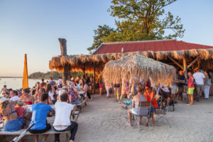 Beach Bar Lido in Übersee am Chiemsee, Chiemgau, Upper Bavaria, Bavaria, Southern Germany, Germany, Europe