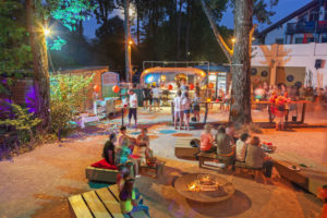 Sundowner-Bar in Übersee am Chiemsee, Chiemgau, Upper Bavaria, Bavaria, Southern Germany, Germany, Europe