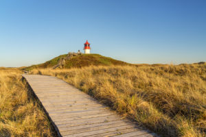 Quermarkenfeuer in den Dünen auf der Insel Amrum, Norddorf, Nordfriesische Inseln, Schleswig-Holstein, Norddeutschland, Deutschland, Europa Quermarkenfeuer in den Dünen auf der Insel Amrum, Norddorf, Nordfriesische Inseln, Schleswig-Holstein, Norddeutschland, Deutschland, Europa