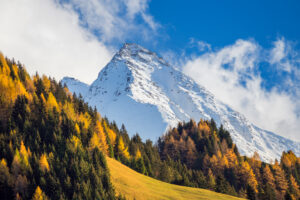 Ahornspitze (2973m) in the Zillertal Alps, Mayrhofen, Tyrol, Austria, Europe