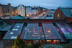 Stadtansicht von Helsinki mit Hafen im Hintergrund Stadtansicht von Helsinki mit Hafen im Hintergrund