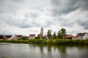 Bayern, Schwaben, Fluß, Wörnitz, Munningen, katholische Pfarrkirche St. Peter und Paul Bayern, Schwaben, Fluß, Wörnitz, Munningen, katholische Pfarrkirche St. Peter und Paul