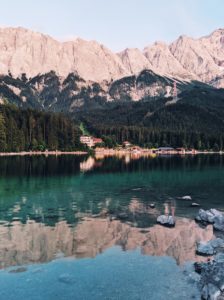 Morning mood at the Eibsee Morning mood at the Eibsee