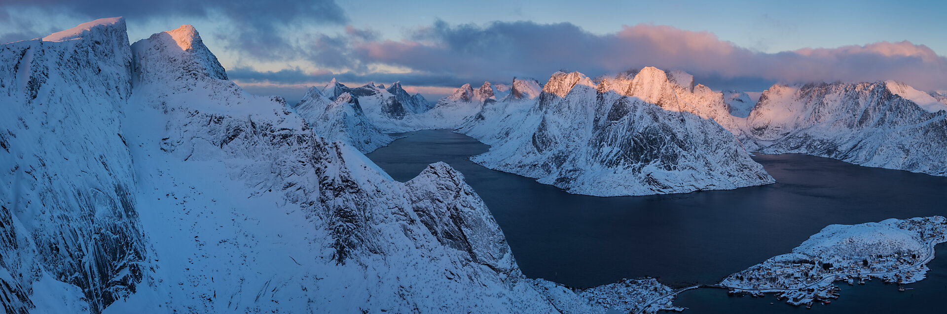 Bildagentur | mauritius images | Panoramic view of the icy sea along the  Mefjorden to Ornfjorden towards the peak of Mount Barden Senja Tromsø Norway  Europe, image size:1920x638