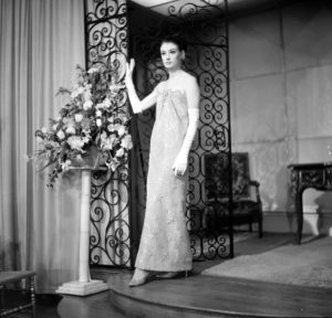 Bildagentur | mauritius images | Fashion Frederica Autumn Collection Evening Dress,28 April 1964 Bildagentur | mauritius images | Fashion Frederica Autumn Collection Evening Dress,28 April 1964