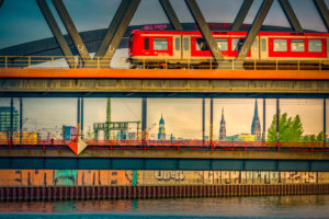 Deutschland, Hamburg, Hafencity, Hammerbrook, Deich, Hochwasserschutz, Großmarkt, Billhafen, Brücke, S-Bahn Deutschland, Hamburg, Hafencity, Hammerbrook, Deich, Hochwasserschutz, Großmarkt, Billhafen, Brücke, S-Bahn