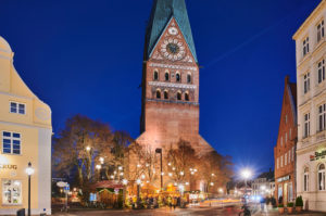 Christmas, Christmas market, night shot, city view, Lüneburg, old town, church tower, St. Johannis church, Am Sande Christmas, Christmas market, night shot, city view, Lüneburg, old town, church tower, St. Johannis church, Am Sande