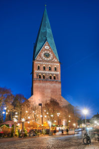 Christmas, Christmas market, night shot, church tower, St. Johannis church, city view, Lüneburg, old town, city center, Am Sande, portrait format Christmas, Christmas market, night shot, church tower, St. Johannis church, city view, Lüneburg, old town, city center, Am Sande, portrait format