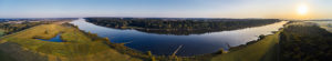 Uferlandschaft, Elbtal, Deutschland, Norddeutschland, Niedersachsen, Elbe, Ufer bei Hohnstorf, Luftaufnahme kurz nach Sonnenaufgang, Panoramaformat, Flussufer Richtung Norden, Uferlandschaft, Elbtal, Deutschland, Norddeutschland, Niedersachsen, Elbe, Ufer bei Hohnstorf, Luftaufnahme kurz nach Sonnenaufgang, Panoramaformat, Flussufer Richtung Norden,