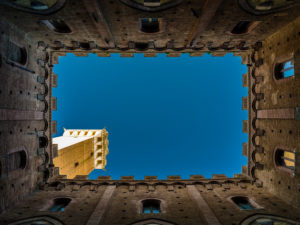 Palazzo Pubblico in Siena mit Torre del Mangia, Sicht vom Innenhof Palazzo Pubblico in Siena mit Torre del Mangia, Sicht vom Innenhof