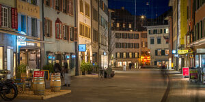 Switzerland, Canton Aargau, Old town of Baden, shopping street at night