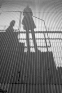 Silhouette auf dem Dach der LX Factory Silhouette auf dem Dach der LX Factory