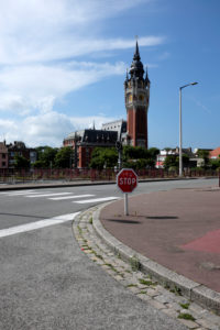 Frankreich Rathaus von Calais Frankreich Rathaus von Calais