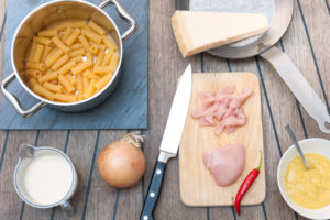 Cooking, noodles, chilli, chicken breast fillet, onion, knife, kitchen knife, saucepan, frying pan, Parmesan, small board, cutting board, menu, ingredients, Cooking, noodles, chilli, chicken breast fillet, onion, knife, kitchen knife, saucepan, frying pan, Parmesan, small board, cutting board, menu, ingredients,