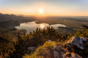 Kochelsee in der Abenddämmerung Kochelsee in der Abenddämmerung