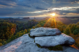 Sonnenuntergang, Wald, Carolafelsen, Nationalpark, Sächsische Schweiz, Sachsen, Deutschland Sonnenuntergang, Wald, Carolafelsen, Nationalpark, Sächsische Schweiz, Sachsen, Deutschland