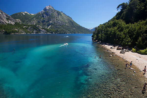 Bahía López