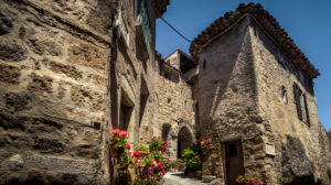 Dorfgasse in Saint Guilhem le Désert im Frühling.
Das Dorf gehört zu den Plus Beaux Villages de France. Liegt am am Pilgerweg nach Santiago de Compostela. Dorfgasse in Saint Guilhem le Désert im Frühling.
Das Dorf gehört zu den Plus Beaux Villages de France. Liegt am am Pilgerweg nach Santiago de Compostela.