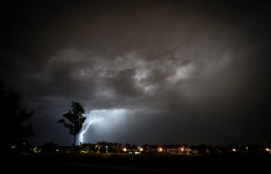 Long-exposure photography thunderstorm at night, dark cloud, tree Long-exposure photography thunderstorm at night, dark cloud, tree