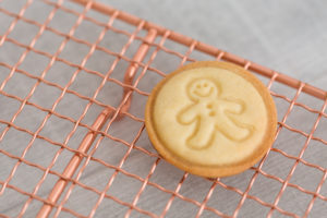 Christmas biscuit, cooling rack, gingerbread man, table Christmas biscuit, cooling rack, gingerbread man, table