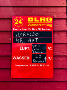 Sierksdorf, Baltic Sea, DLRG, sign, board, writing, water temperature, Ostholstein district, northern Germany, air temperature, Bay of Lübeck, Schleswig-Holstein, Germany