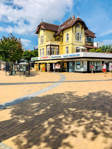 Timmendorfer Platz, square, Timmendorfer Strand, Baltic Sea, architecture, house, villa, old building, stores, district of Ostholstein, northern Germany, Bay of Lübeck, Schleswig-Holstein, Germany