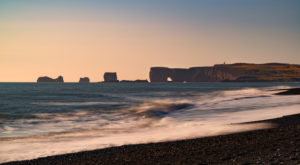 Island, Reynisfjara, schwarzer Sandstrand, Küste
Island, Reynisfjara, schwarzer Sandstrand, Küste