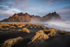 Island, Island im Herbst, Aussicht auf Vestrahorn Bergmassiv Island, Island im Herbst, Aussicht auf Vestrahorn Bergmassiv