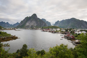 Norwegen, Lofoten, Fischerdorf Reine bei Tag Norwegen, Lofoten, Fischerdorf Reine bei Tag