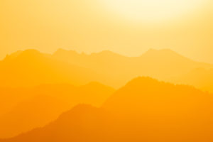 Goldenes Licht vom Sonnenaufgang über dem Rofangebirge Goldenes Licht vom Sonnenaufgang über dem Rofangebirge