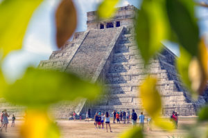 Mayan pyramid of Kukulcan in Chichen-Itza (Chichen Itza), Mexico Mayan pyramid of Kukulcan in Chichen-Itza (Chichen Itza), Mexico