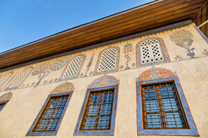 The decorated exterior facade of the Sulejmanija (sarena) Mosque in Travnik, famous for its colorful ornaments and traditional Ottoman design, Travnik, Central Bosnia Canton, Bosnia and Herzegovina The decorated exterior facade of the Sulejmanija (sarena) Mosque in Travnik, famous for its colorful ornaments and traditional Ottoman design, Travnik, Central Bosnia Canton, Bosnia and Herzegovina